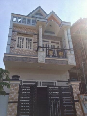 Nhà mới 1 trệt, 1 lầu, dt 5x20m, SHR, hướng Tây Nam, gần chợ Đại Hải 