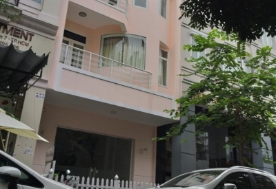 Cho thuê gấp nhà phố 1 trệt 3 lầu 