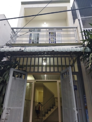 Bán nhà sổ hồng riêng hoàn công, đúc 1 lầu, đường xe hơi 