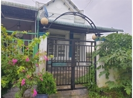 Nhà sổ hồng riêng, dt 4.5x20m, giá 880tr, gần UB xã Mỹ Hạnh Nam 